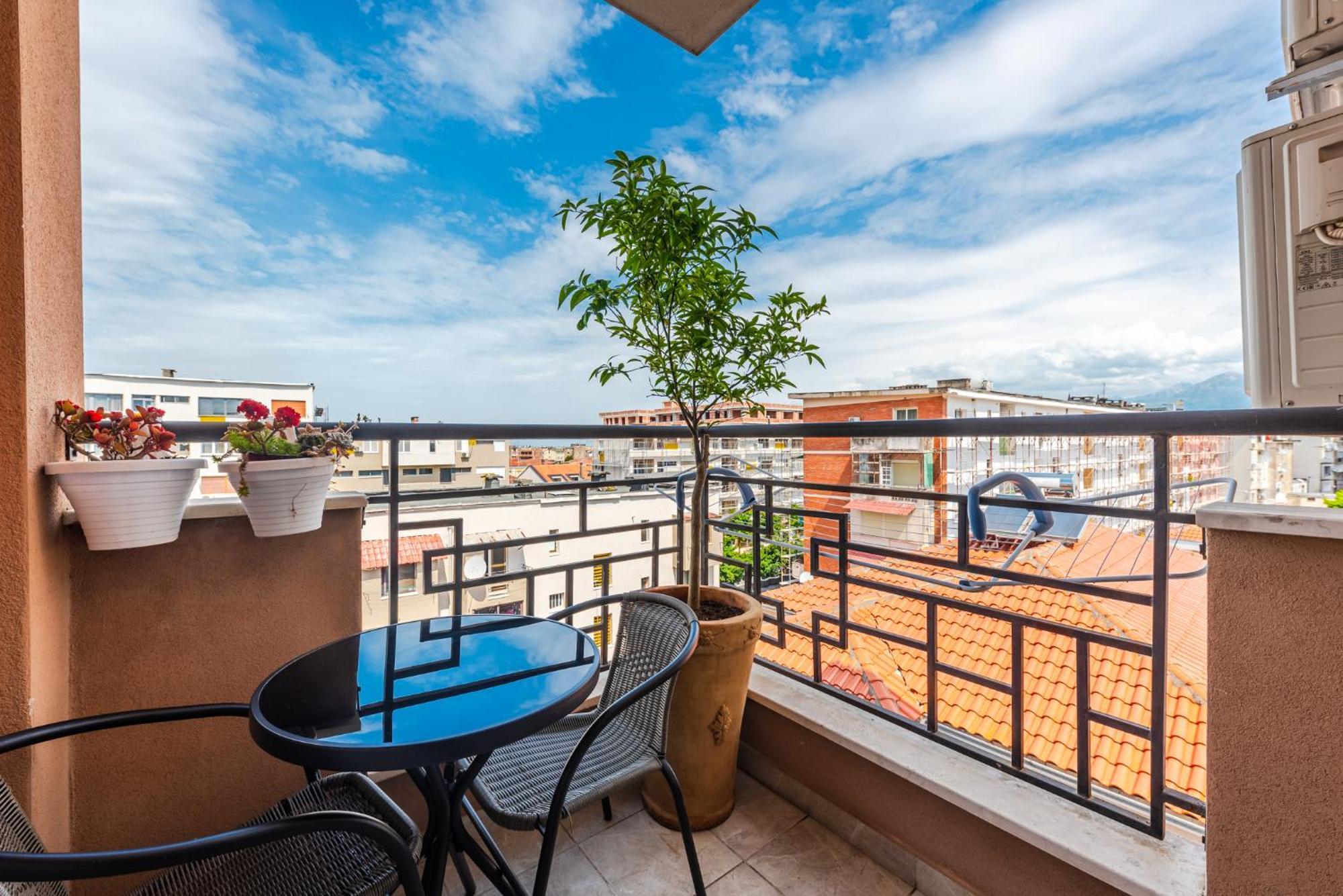 The Bohemian Pad Apartment Shkoder Bagian luar foto