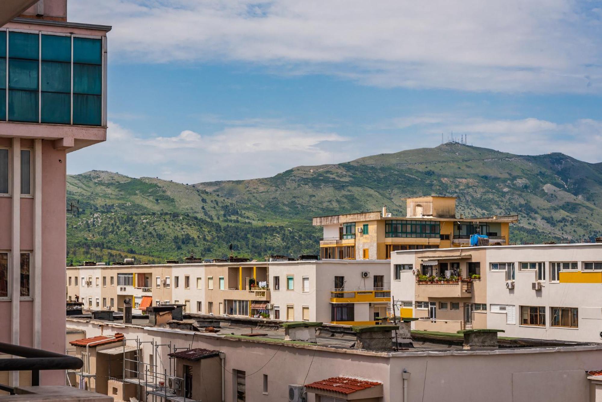 The Bohemian Pad Apartment Shkoder Bagian luar foto
